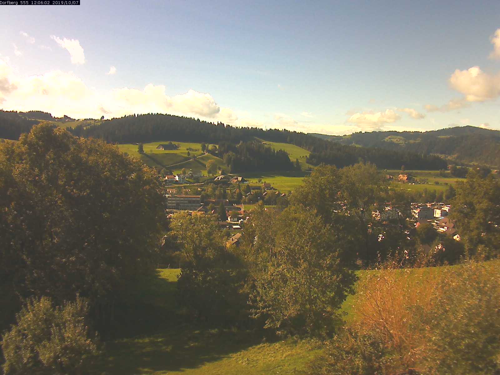 Webcam-Bild: Aussicht vom Dorfberg in Langnau 20191007-120601