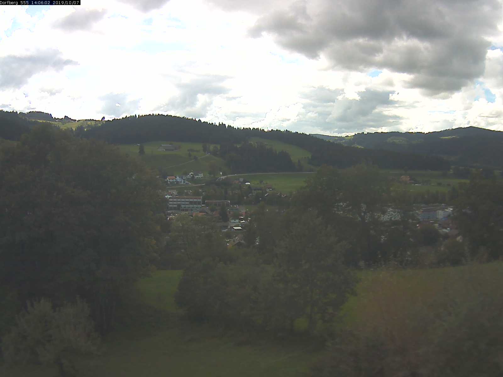 Webcam-Bild: Aussicht vom Dorfberg in Langnau 20191007-140601