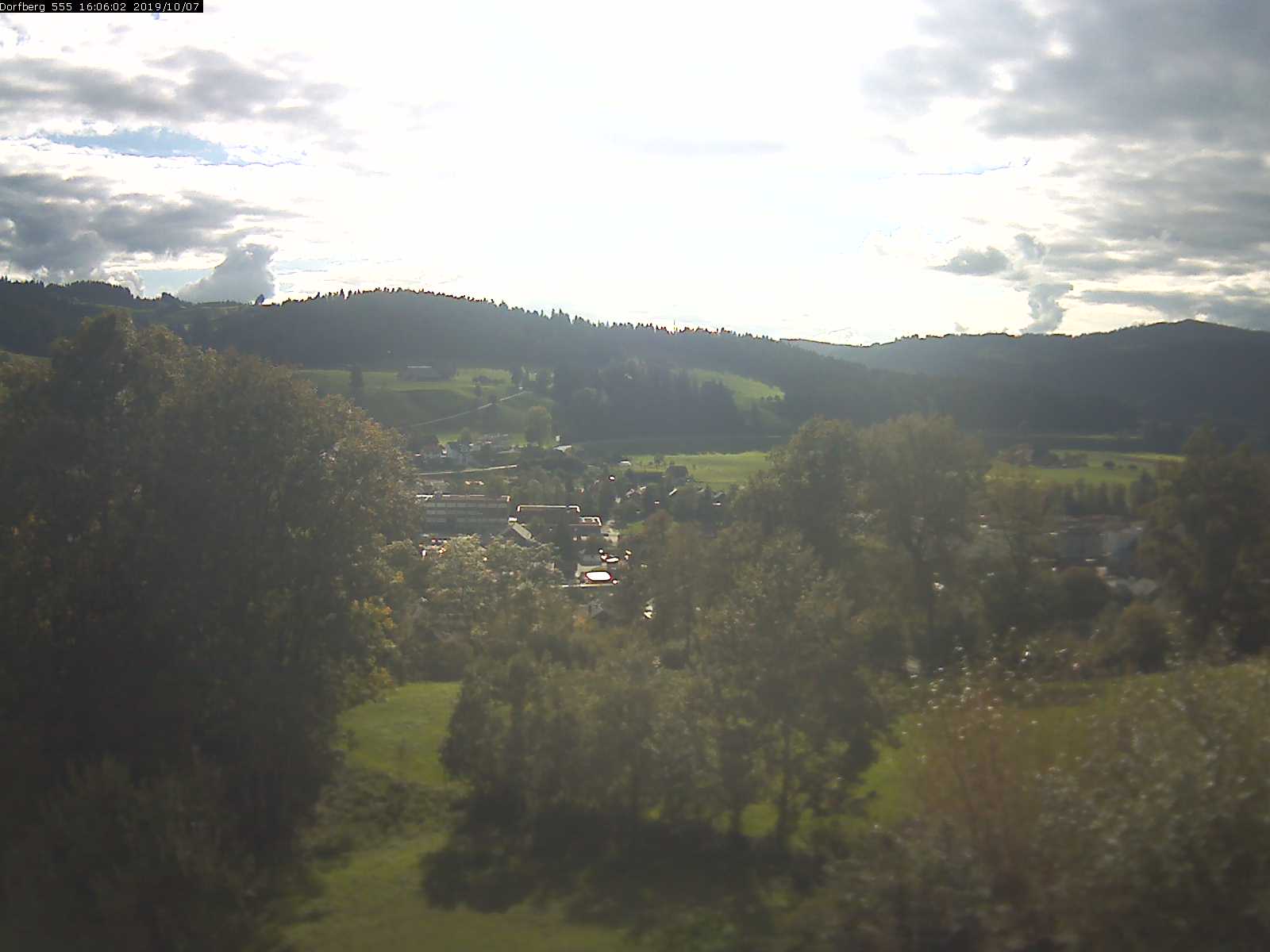 Webcam-Bild: Aussicht vom Dorfberg in Langnau 20191007-160601
