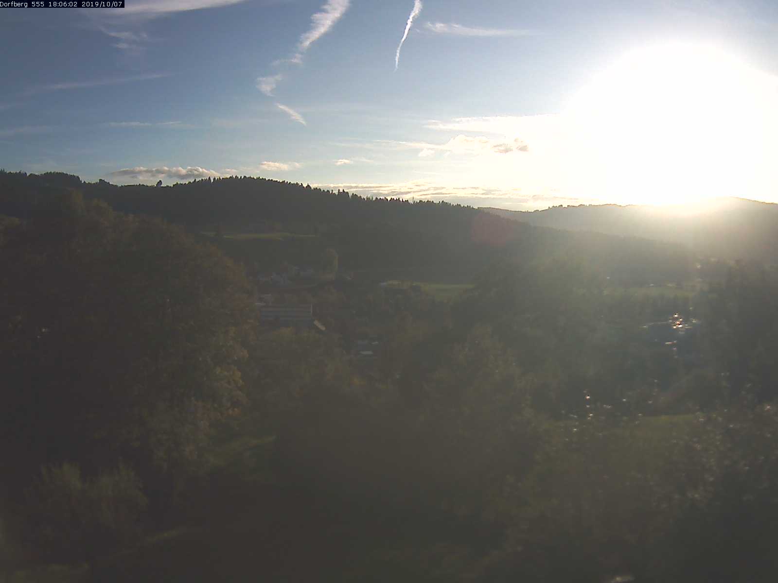 Webcam-Bild: Aussicht vom Dorfberg in Langnau 20191007-180601
