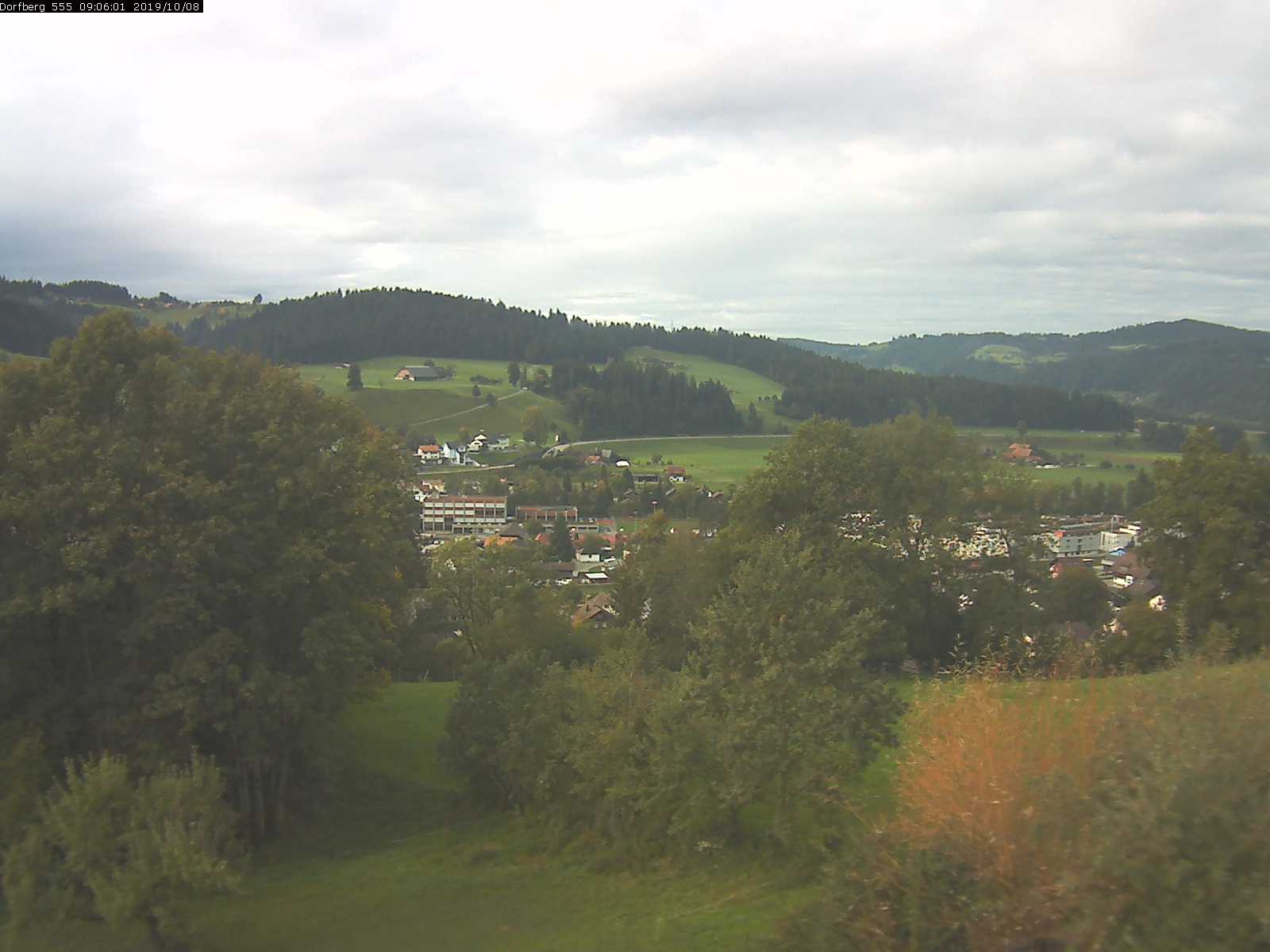 Webcam-Bild: Aussicht vom Dorfberg in Langnau 20191008-090601
