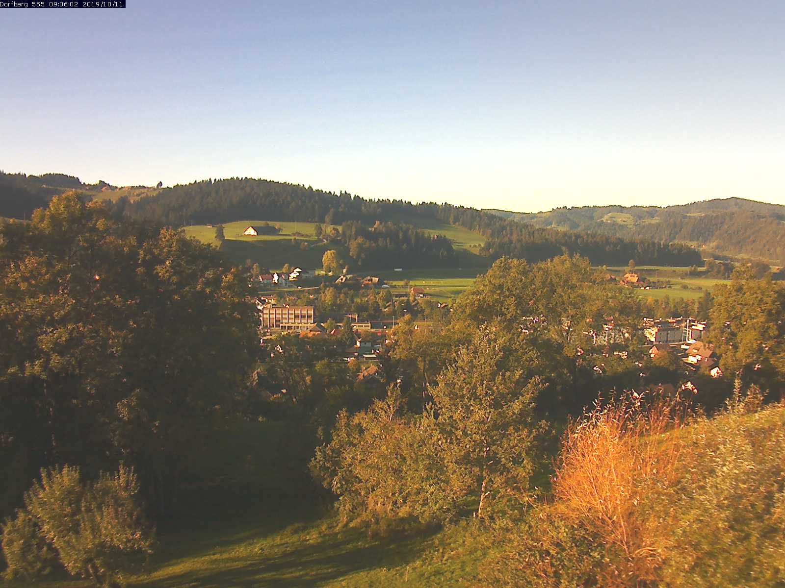 Webcam-Bild: Aussicht vom Dorfberg in Langnau 20191011-090601