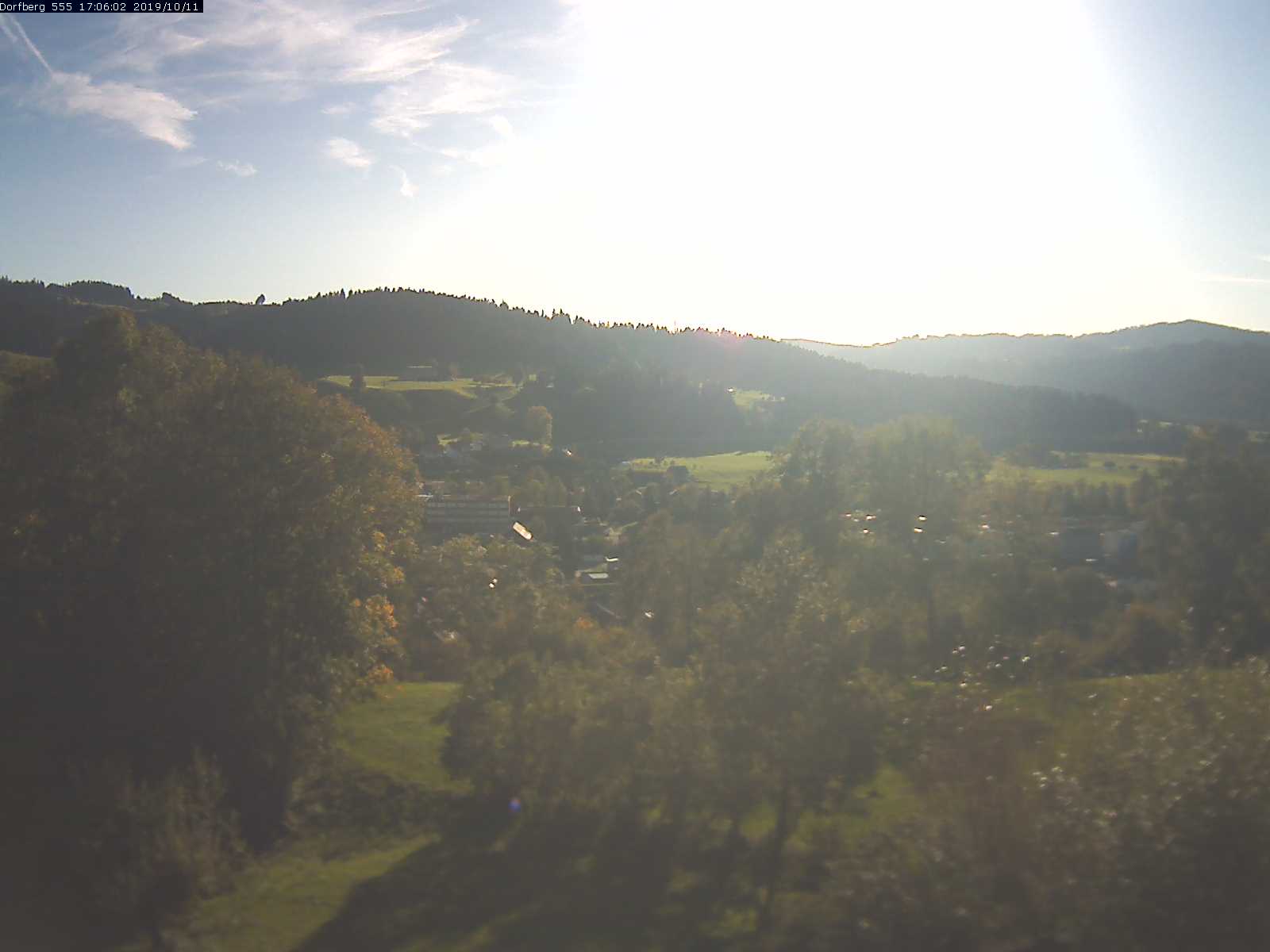 Webcam-Bild: Aussicht vom Dorfberg in Langnau 20191011-170601