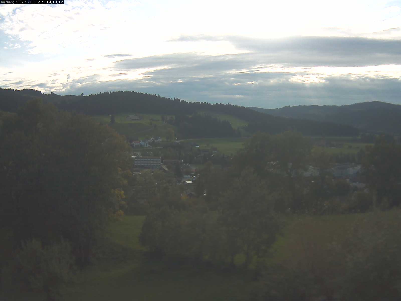 Webcam-Bild: Aussicht vom Dorfberg in Langnau 20191012-170601