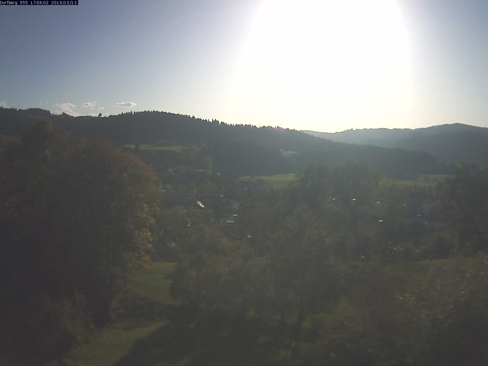 Webcam-Bild: Aussicht vom Dorfberg in Langnau 20191013-170601