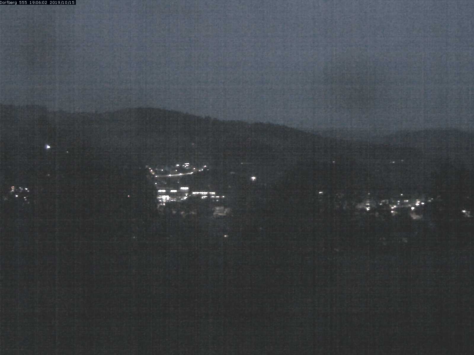 Webcam-Bild: Aussicht vom Dorfberg in Langnau 20191015-190601
