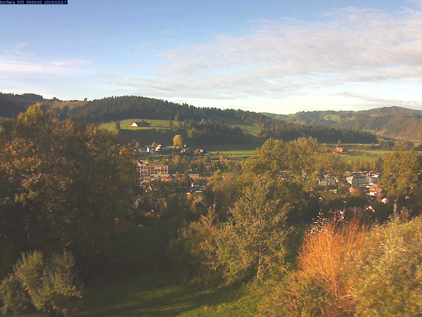 Webcam-Bild: Aussicht vom Dorfberg in Langnau 20191017-090601
