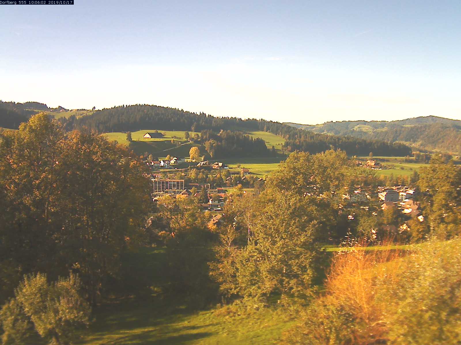 Webcam-Bild: Aussicht vom Dorfberg in Langnau 20191017-100601