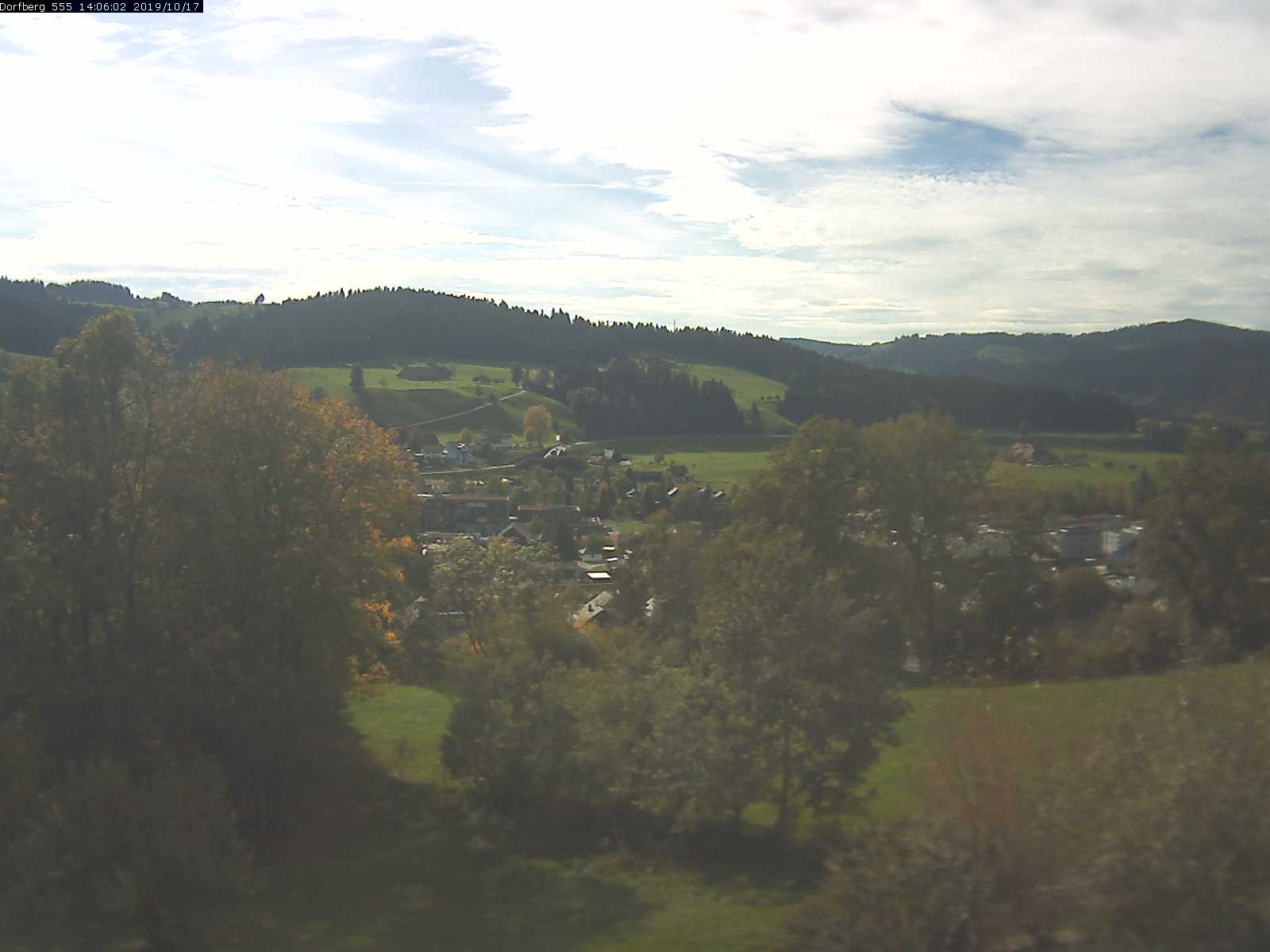 Webcam-Bild: Aussicht vom Dorfberg in Langnau 20191017-140601