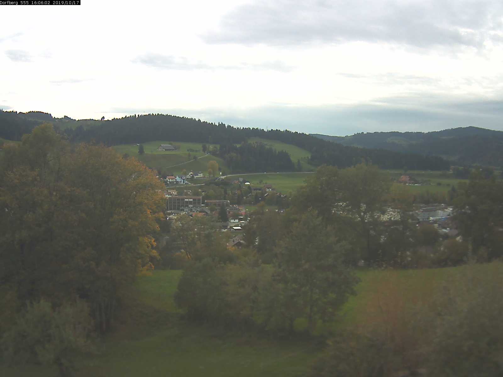 Webcam-Bild: Aussicht vom Dorfberg in Langnau 20191017-160601