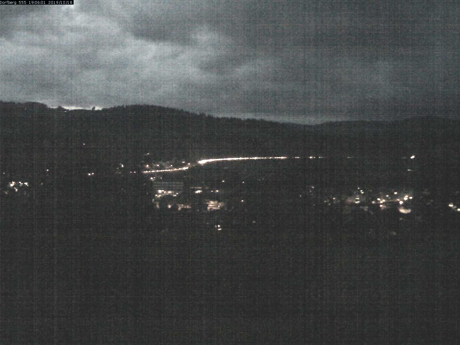 Webcam-Bild: Aussicht vom Dorfberg in Langnau 20191018-190601