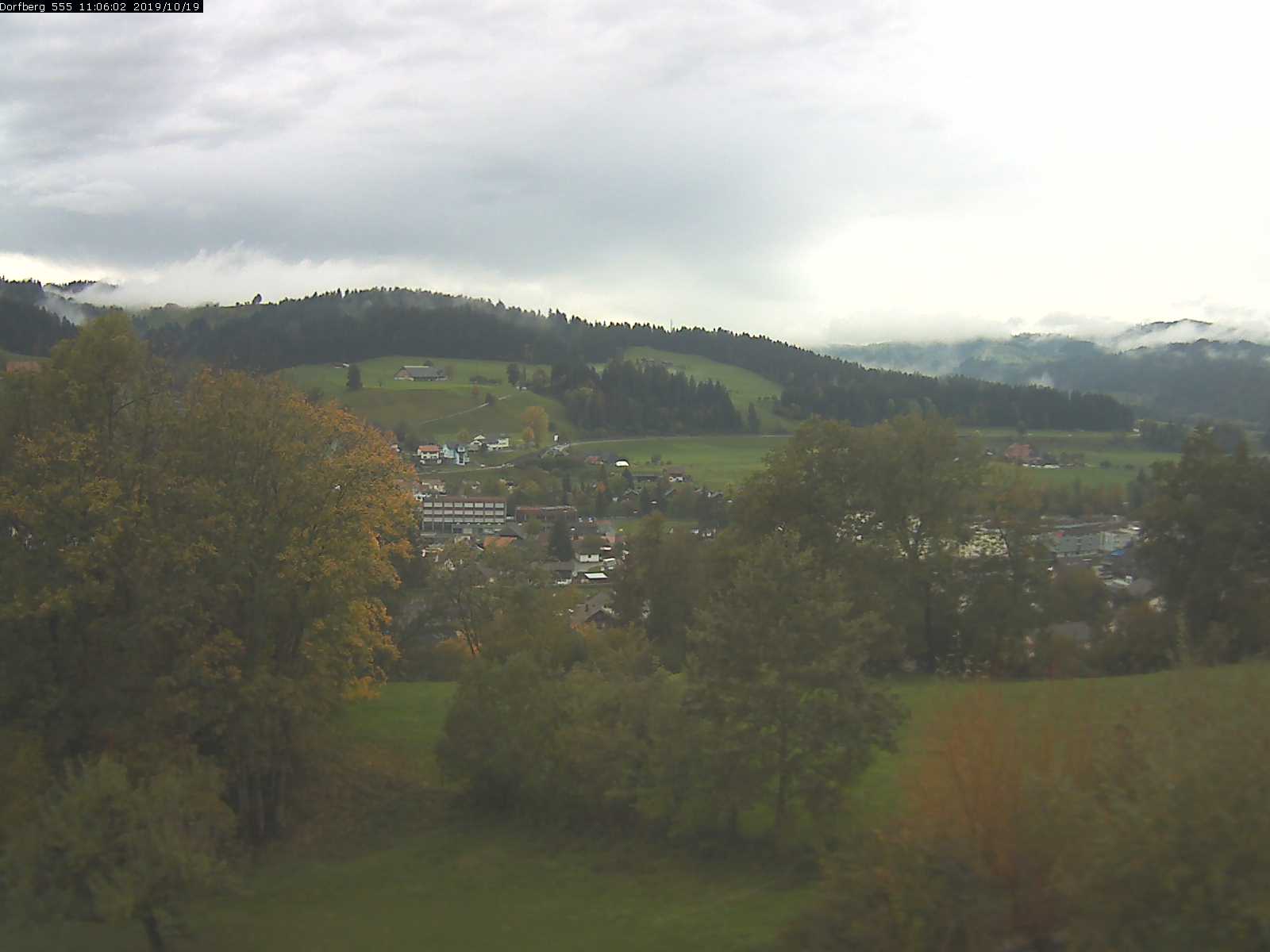 Webcam-Bild: Aussicht vom Dorfberg in Langnau 20191019-110601