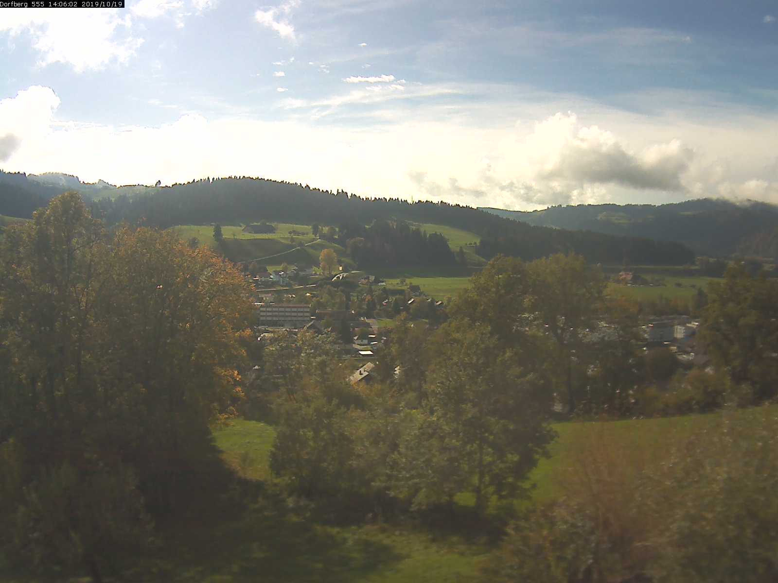 Webcam-Bild: Aussicht vom Dorfberg in Langnau 20191019-140601