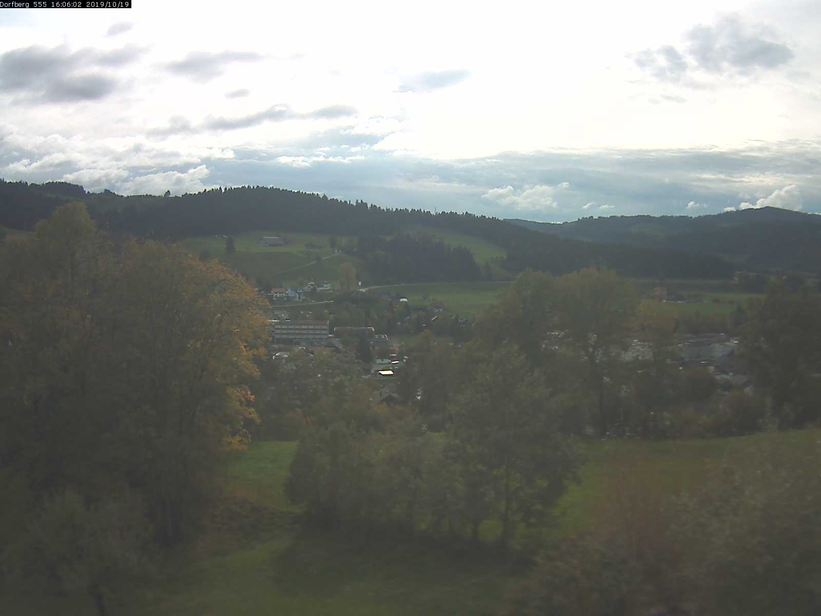 Webcam-Bild: Aussicht vom Dorfberg in Langnau 20191019-160601