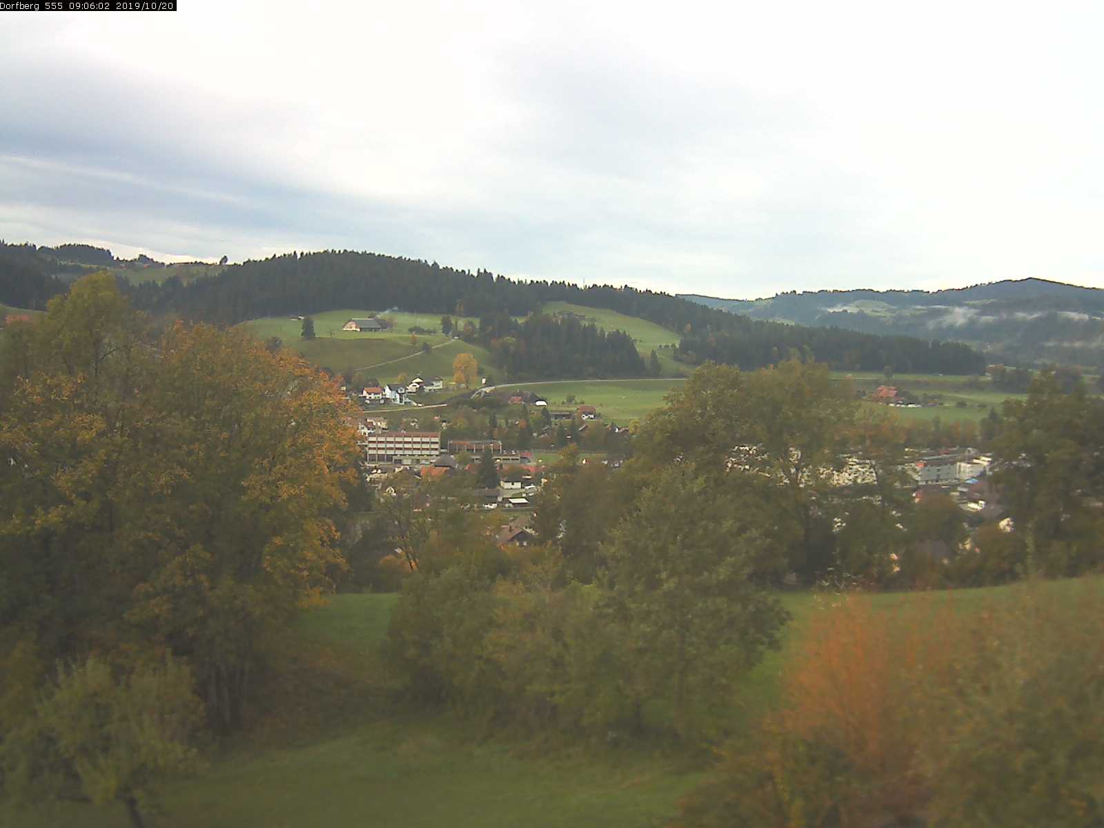 Webcam-Bild: Aussicht vom Dorfberg in Langnau 20191020-090601