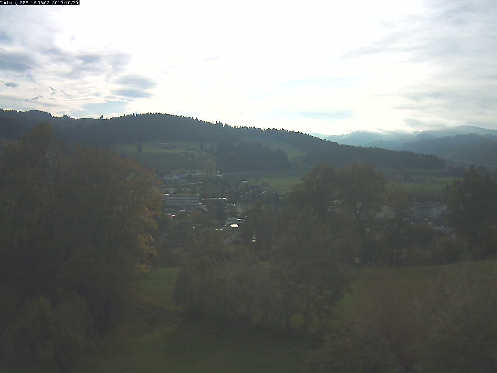 Webcam-Bild: Aussicht vom Dorfberg in Langnau 20191020-160601