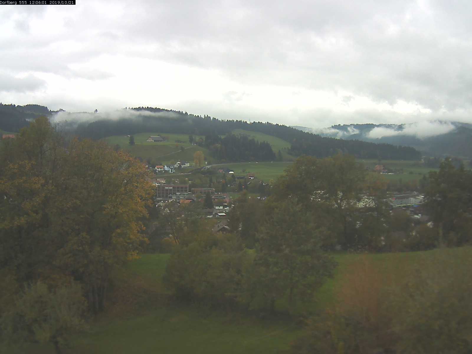 Webcam-Bild: Aussicht vom Dorfberg in Langnau 20191021-120601
