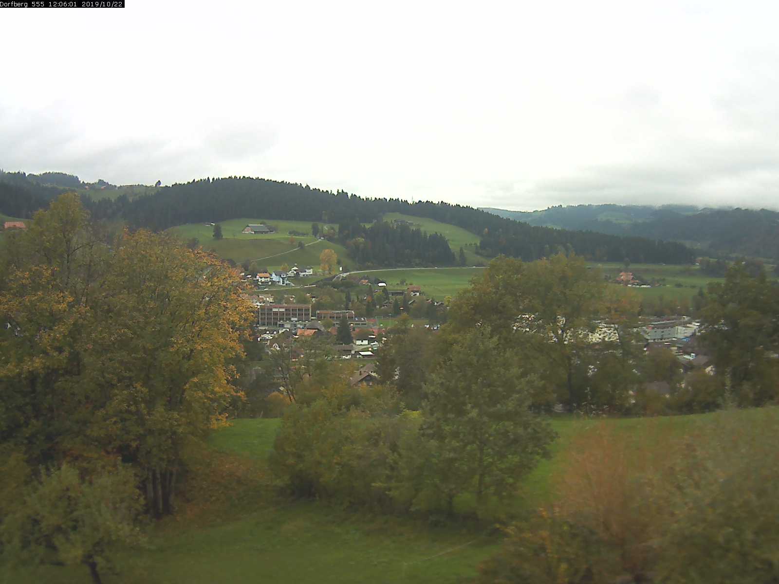 Webcam-Bild: Aussicht vom Dorfberg in Langnau 20191022-120601