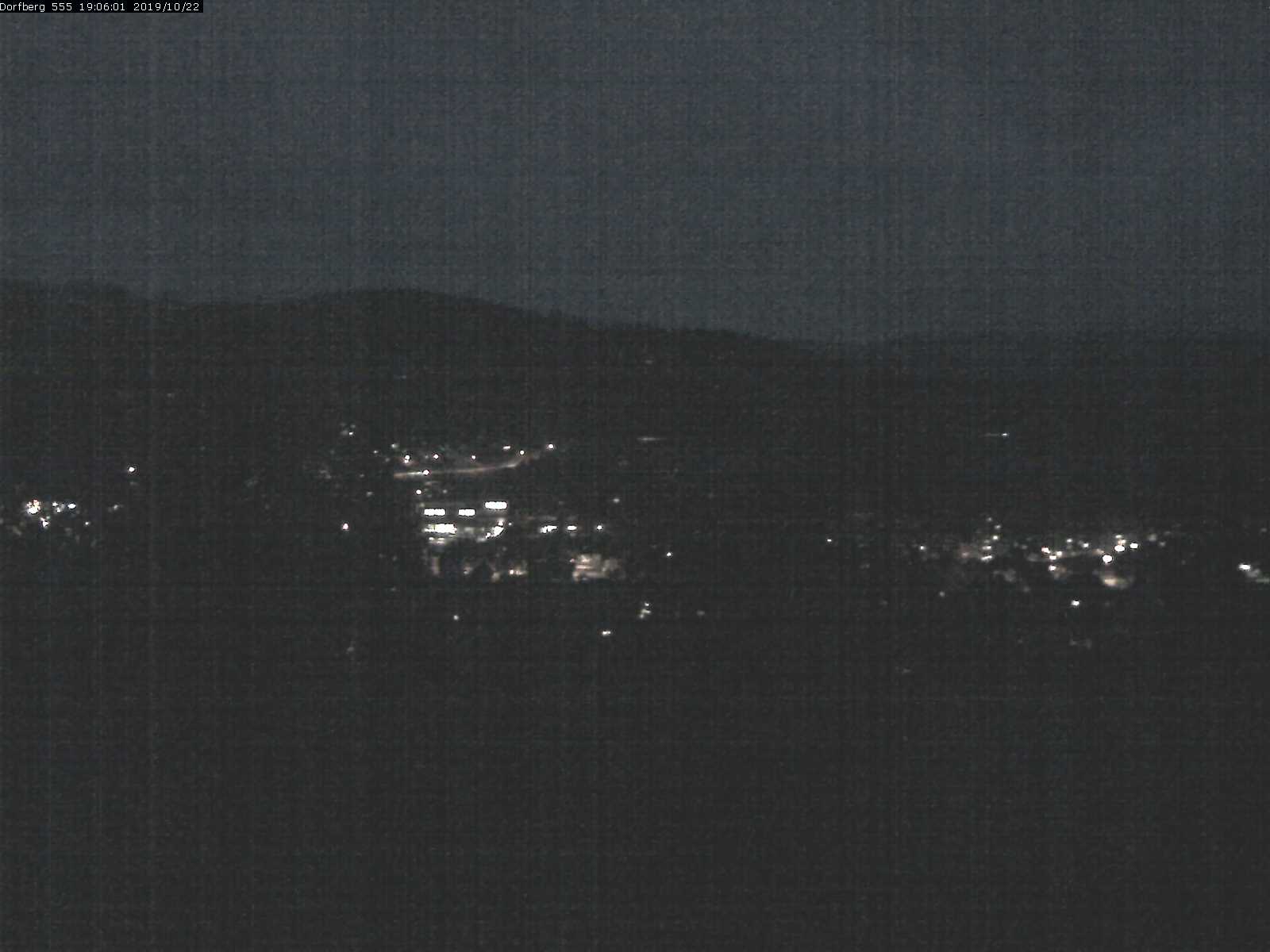 Webcam-Bild: Aussicht vom Dorfberg in Langnau 20191022-190601
