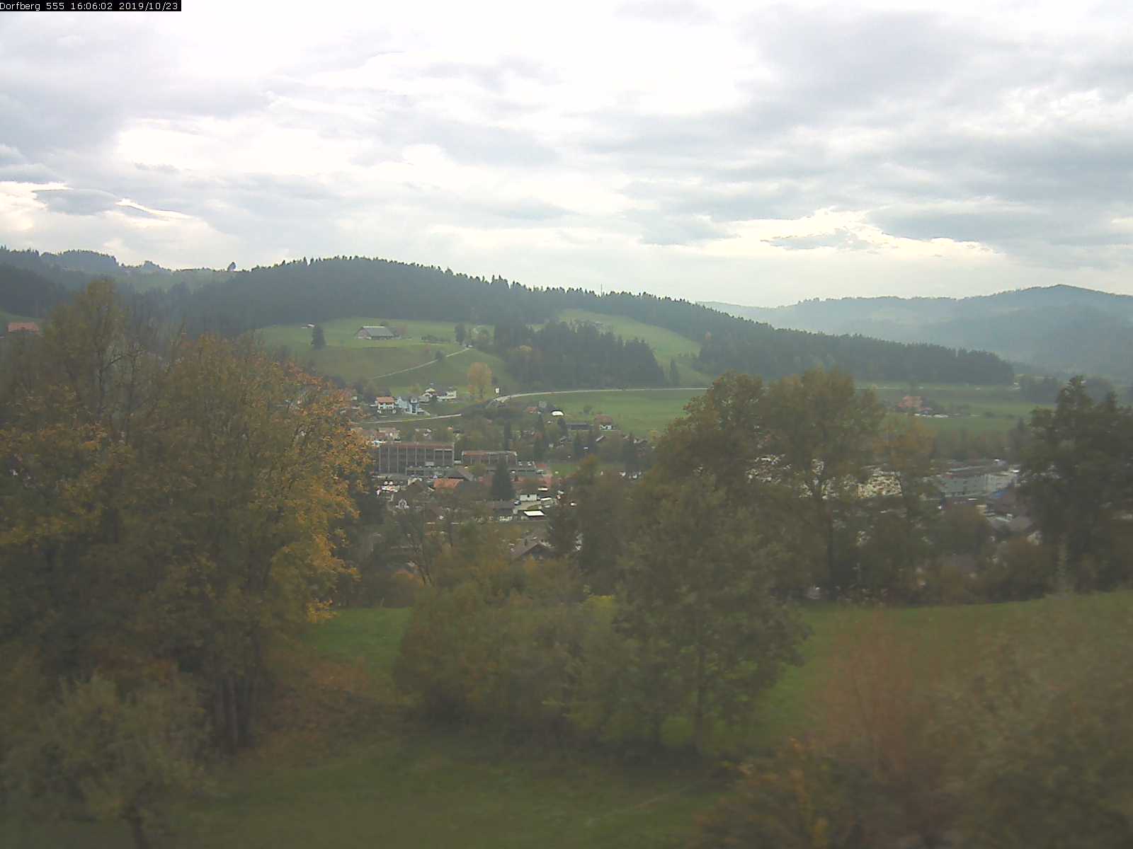 Webcam-Bild: Aussicht vom Dorfberg in Langnau 20191023-160601