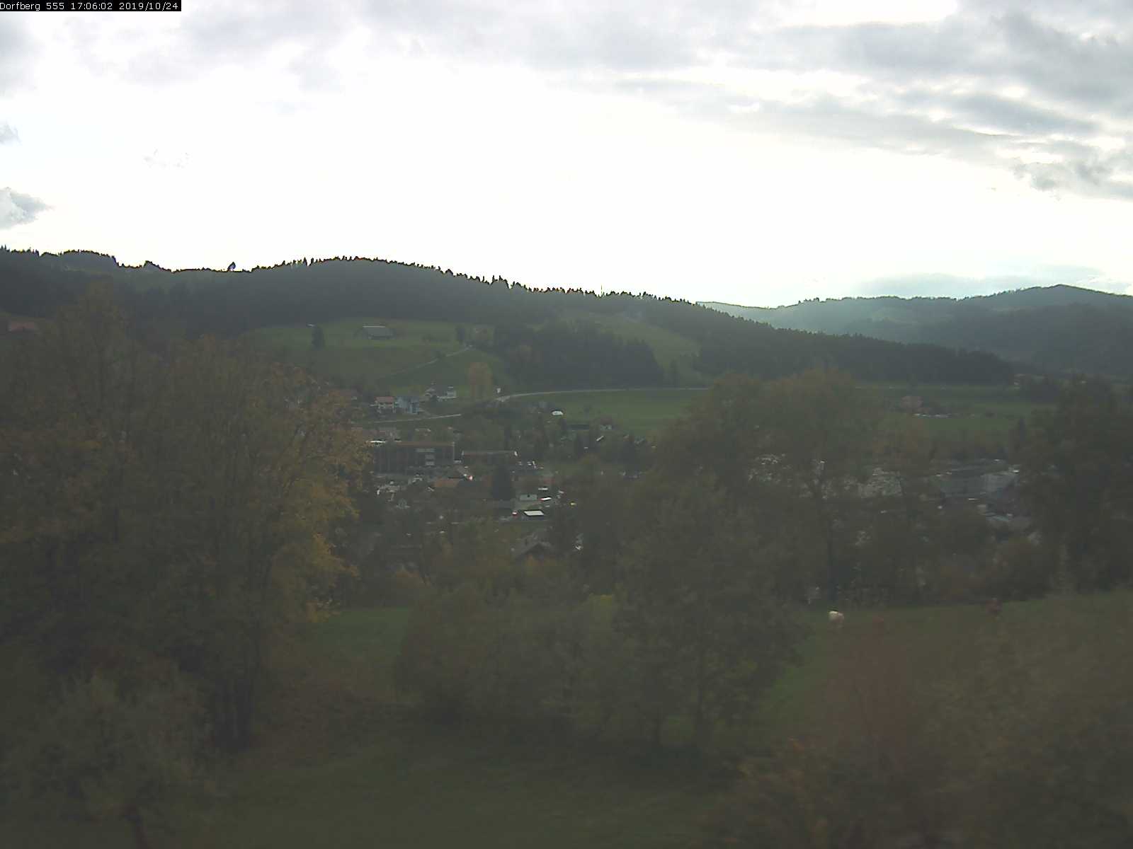 Webcam-Bild: Aussicht vom Dorfberg in Langnau 20191024-170601