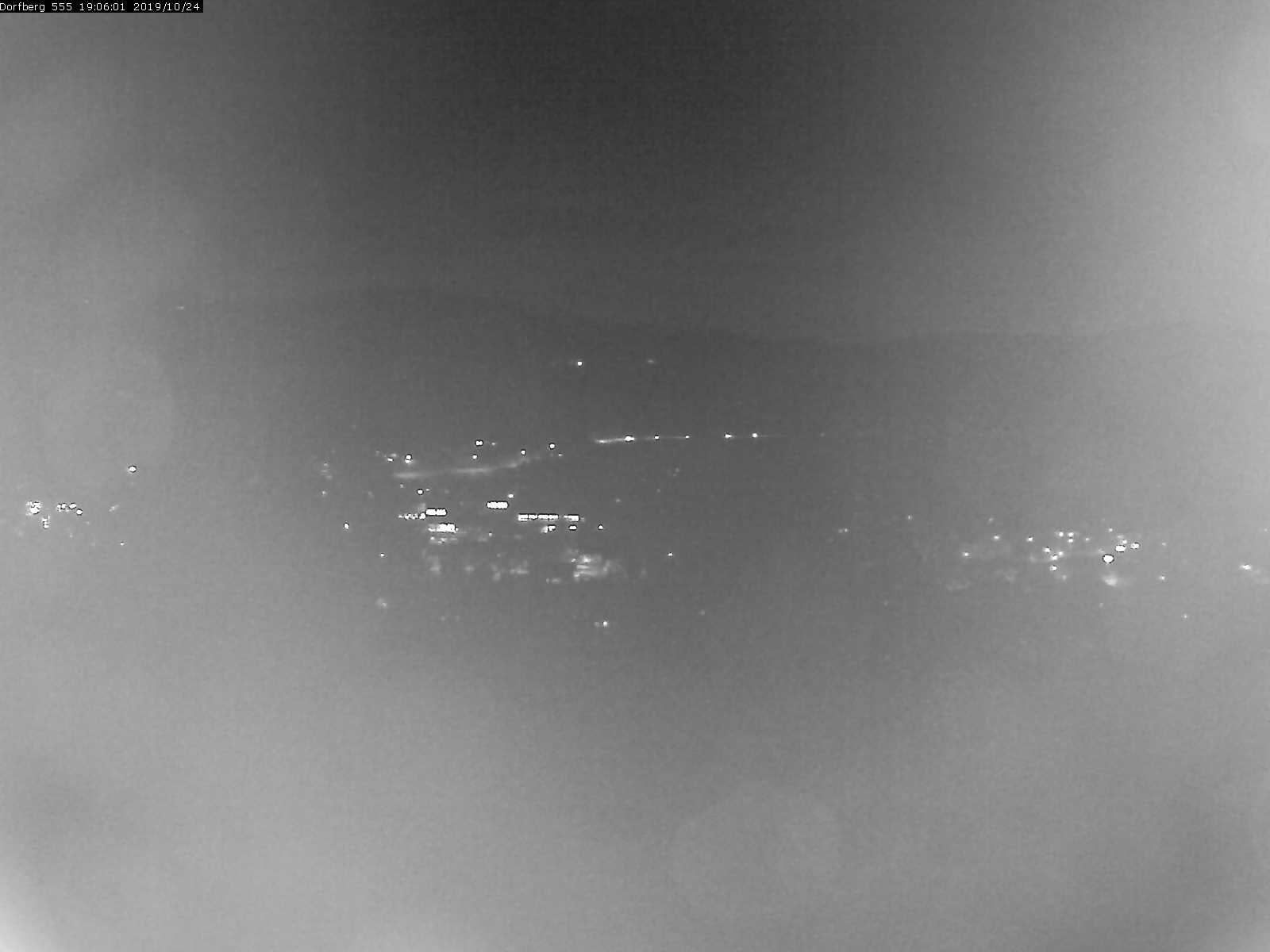 Webcam-Bild: Aussicht vom Dorfberg in Langnau 20191024-190601