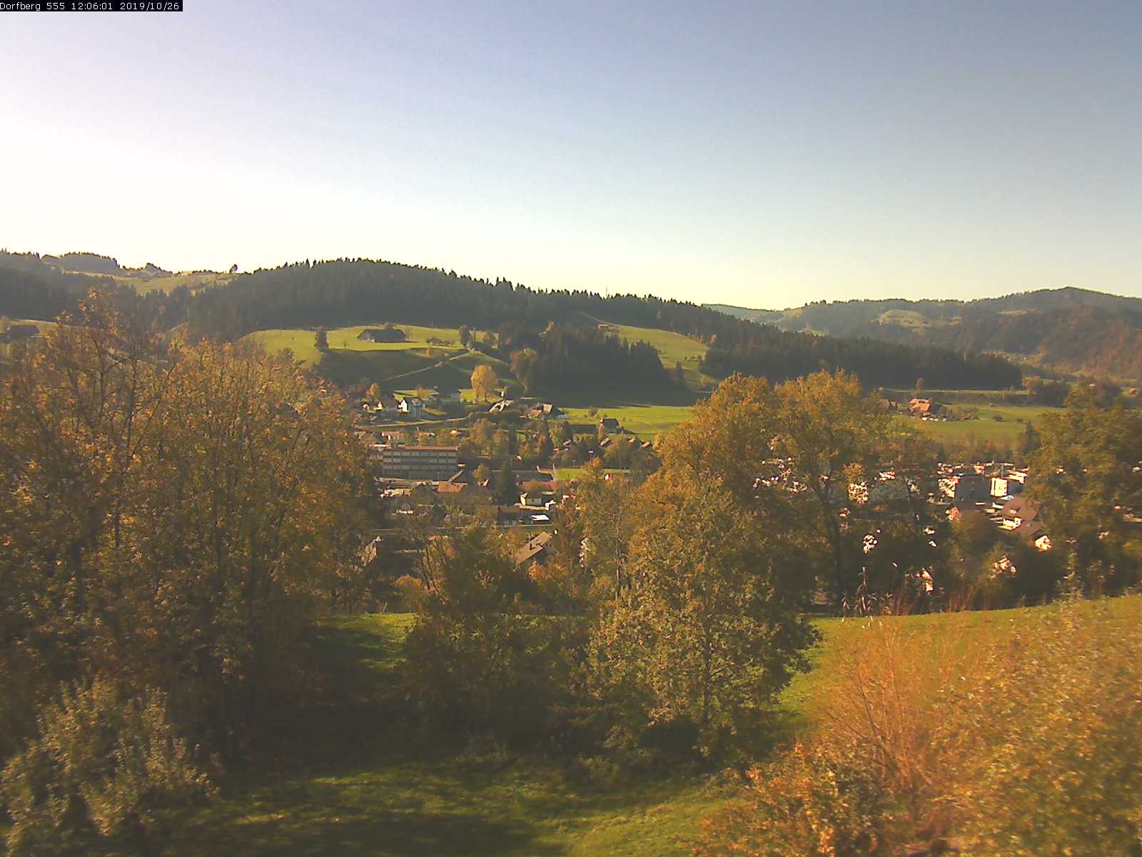 Webcam-Bild: Aussicht vom Dorfberg in Langnau 20191026-120601