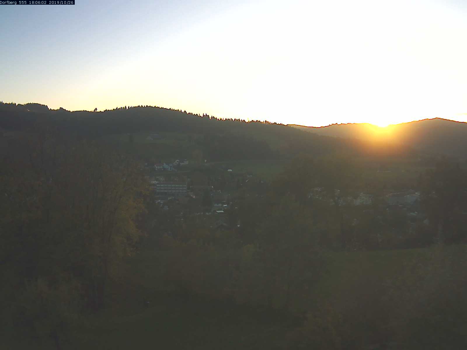 Webcam-Bild: Aussicht vom Dorfberg in Langnau 20191026-180601
