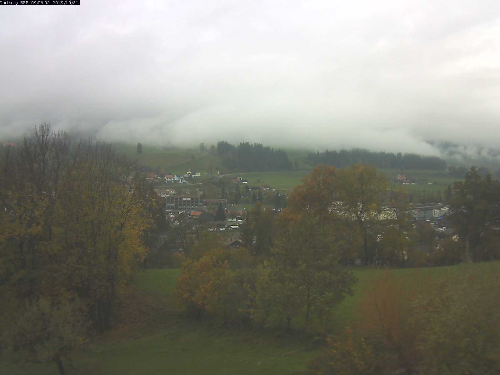 Webcam-Bild: Aussicht vom Dorfberg in Langnau 20191031-090601