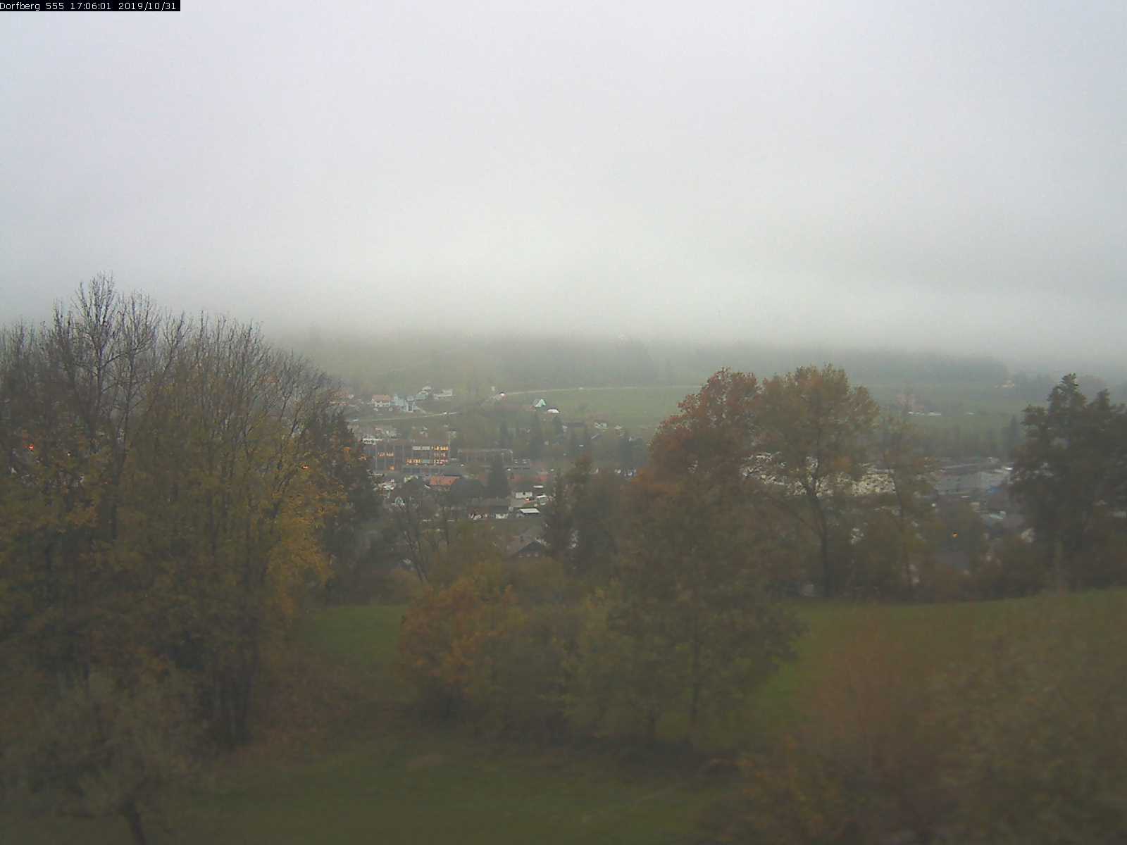 Webcam-Bild: Aussicht vom Dorfberg in Langnau 20191031-170601
