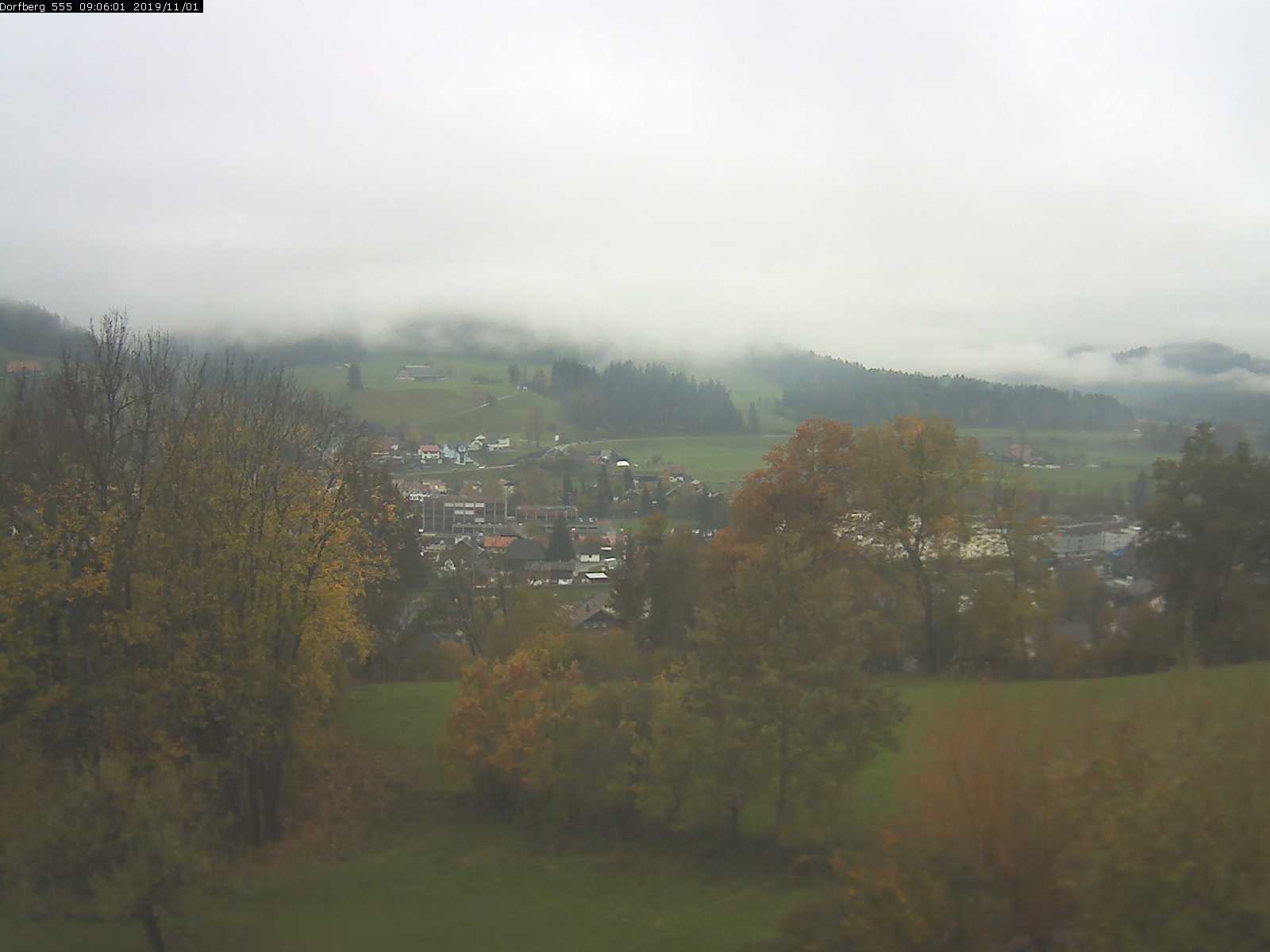 Webcam-Bild: Aussicht vom Dorfberg in Langnau 20191101-090601