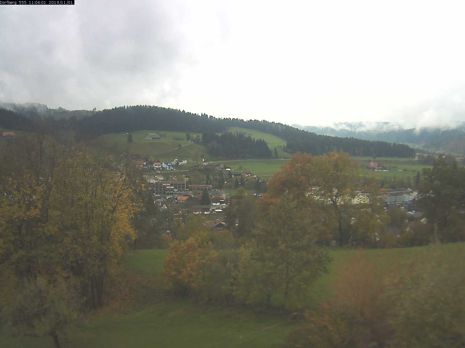 Webcam-Bild: Aussicht vom Dorfberg in Langnau 20191101-110601