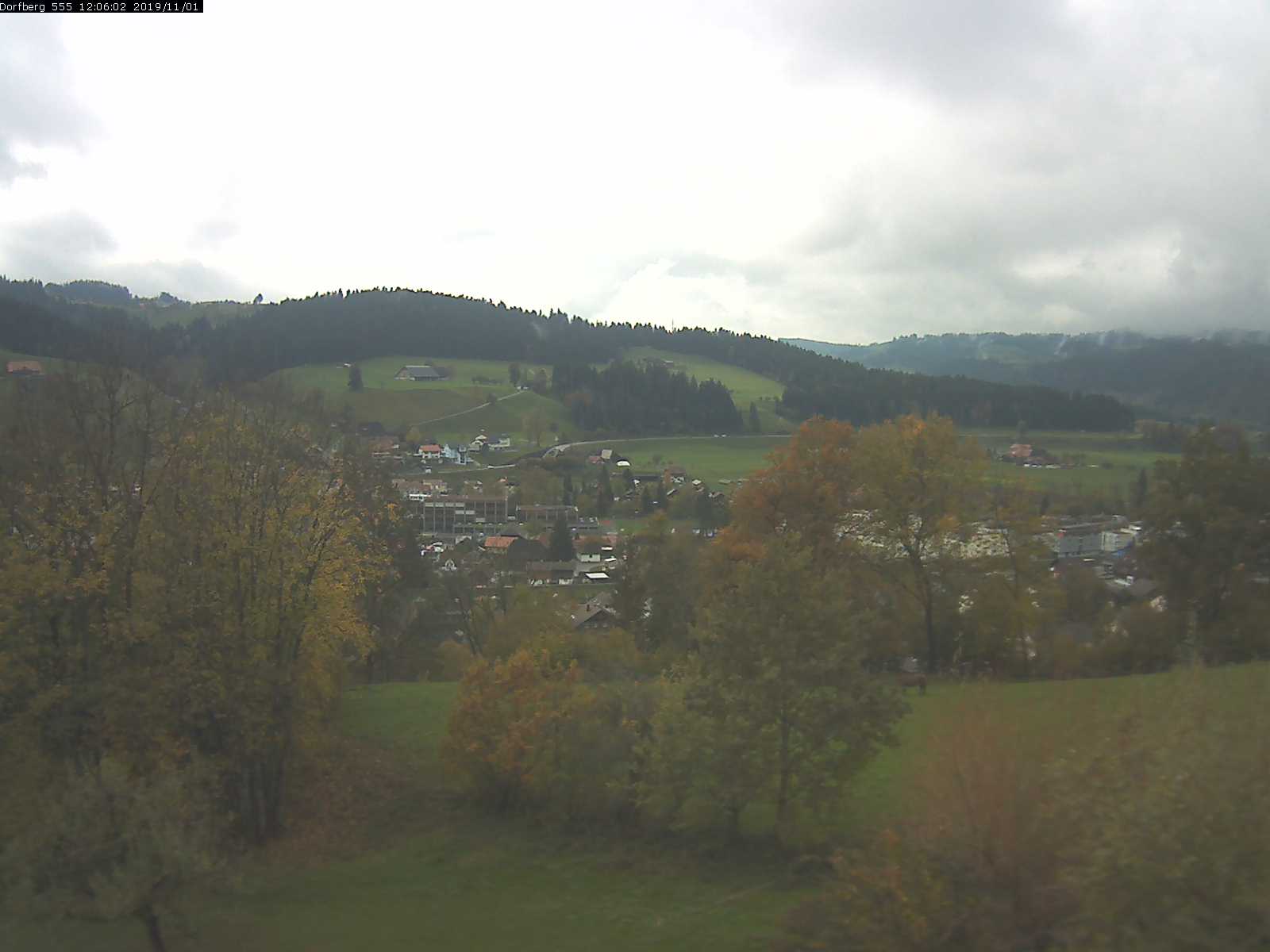 Webcam-Bild: Aussicht vom Dorfberg in Langnau 20191101-120601