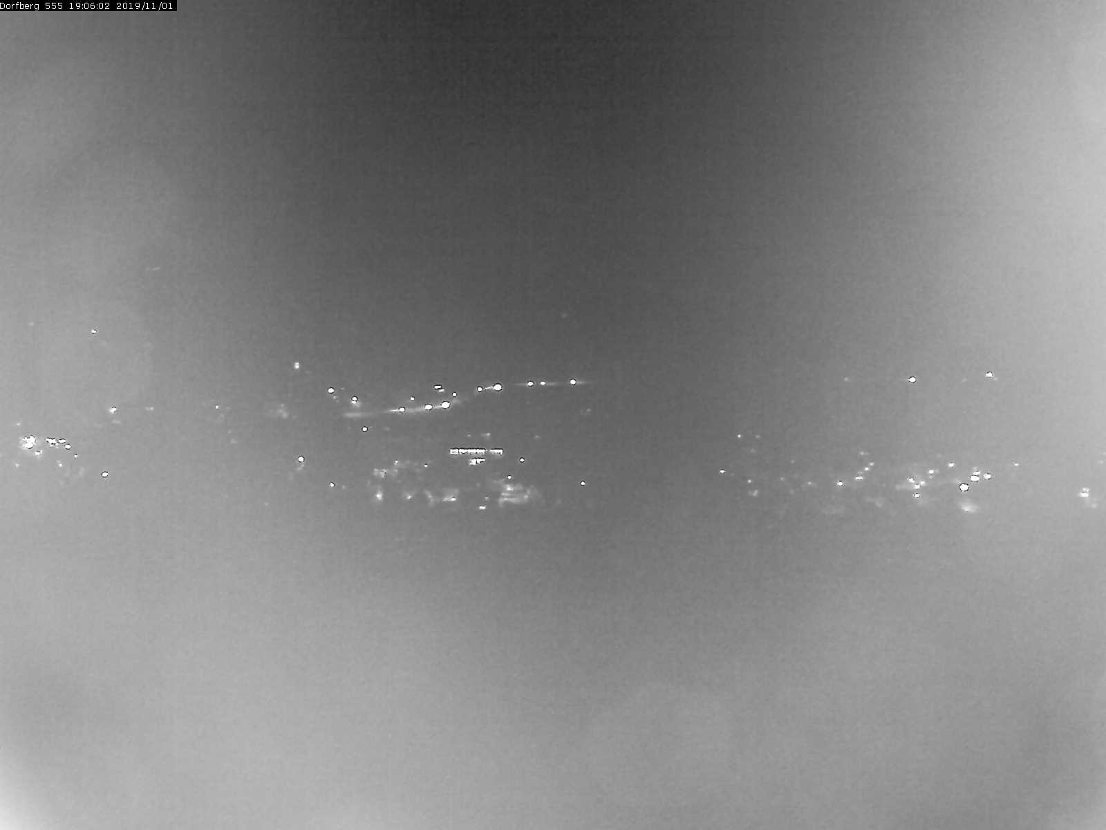 Webcam-Bild: Aussicht vom Dorfberg in Langnau 20191101-190601