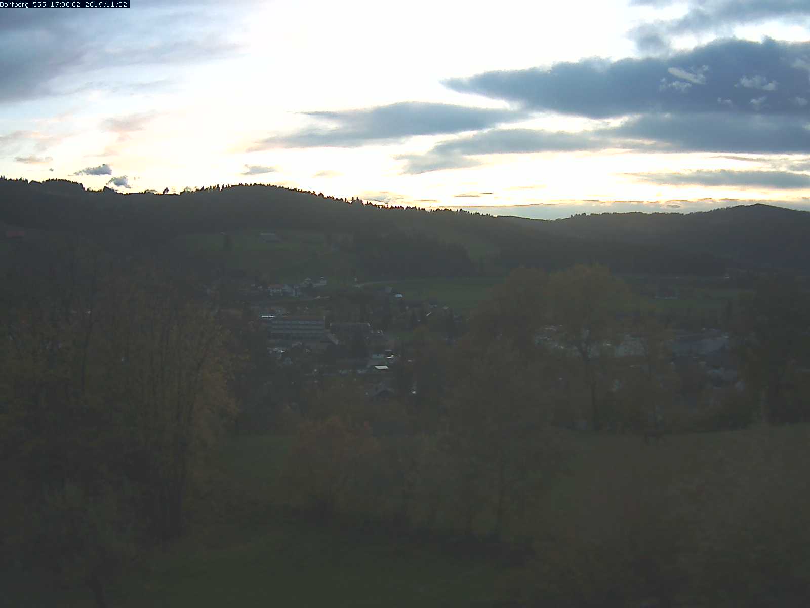 Webcam-Bild: Aussicht vom Dorfberg in Langnau 20191102-170601