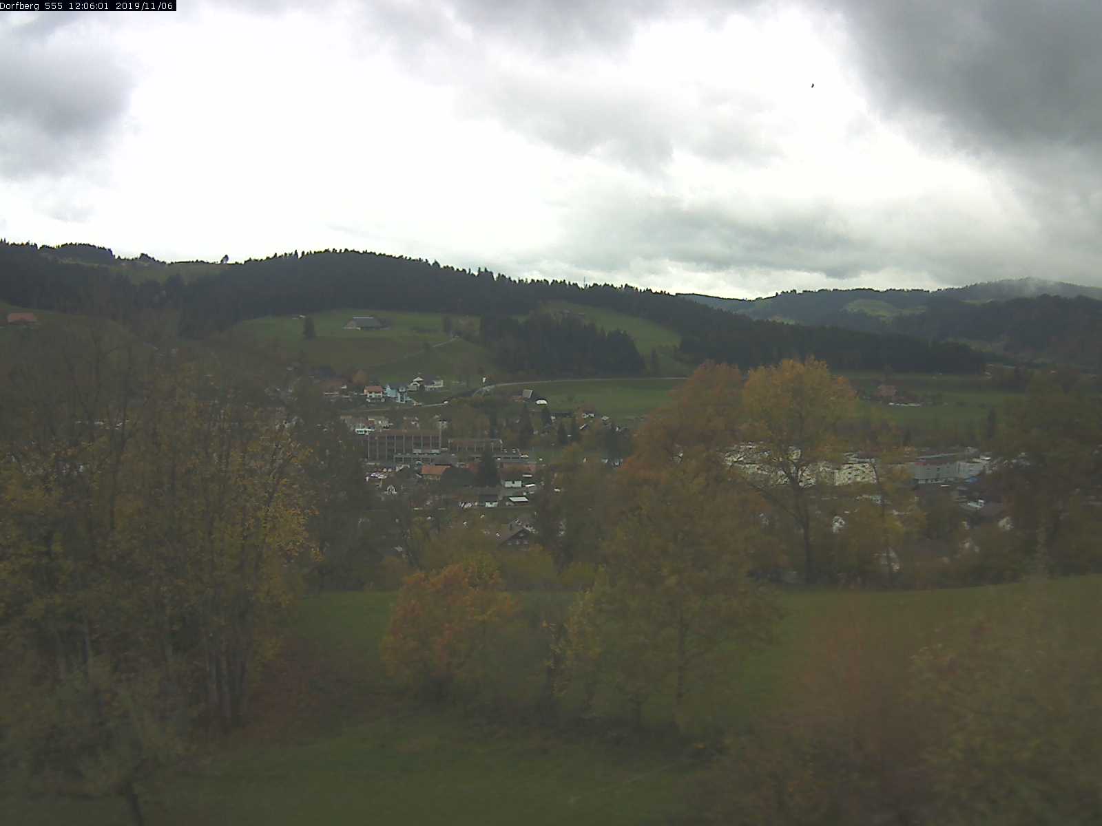 Webcam-Bild: Aussicht vom Dorfberg in Langnau 20191106-120601