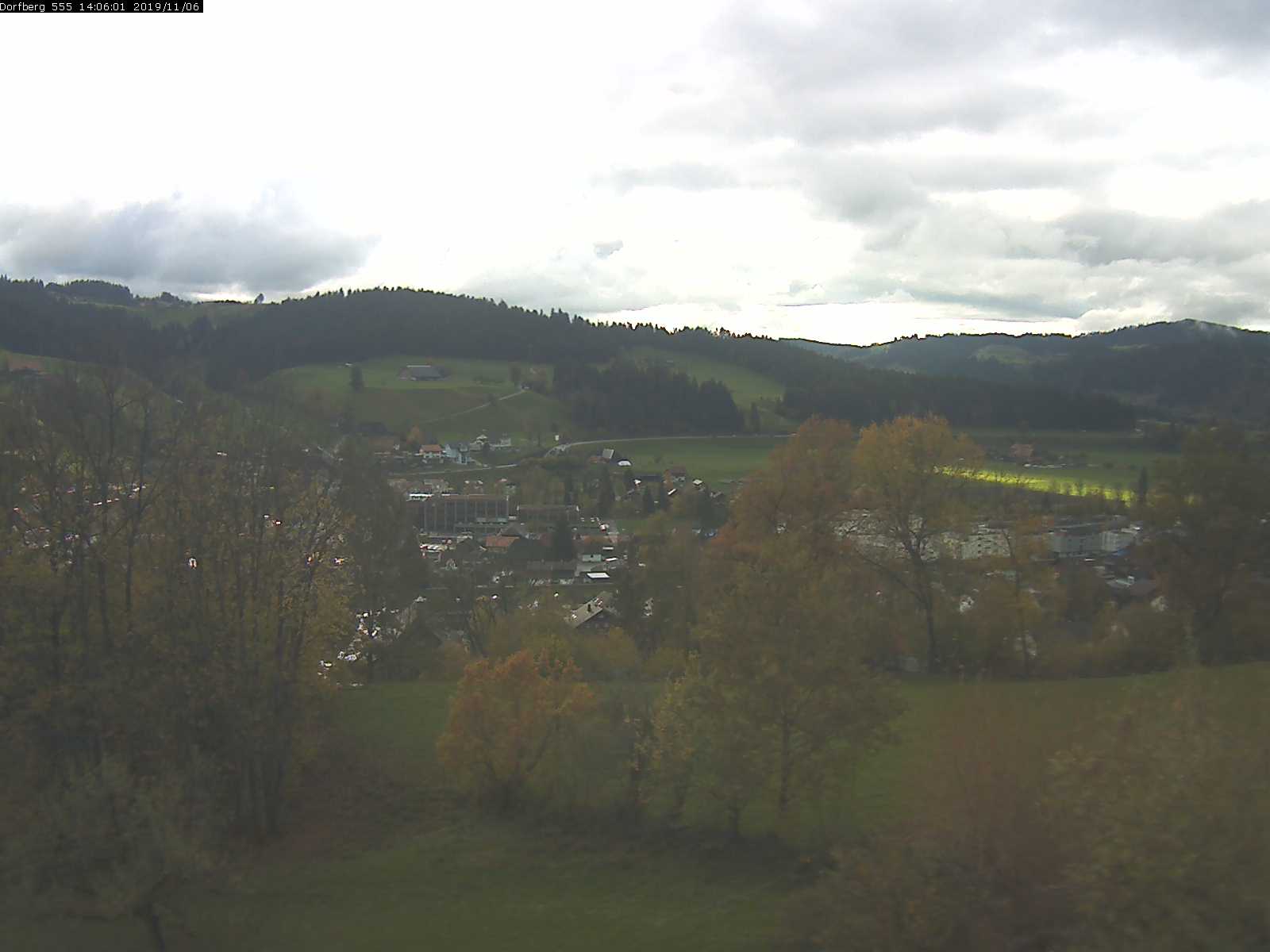 Webcam-Bild: Aussicht vom Dorfberg in Langnau 20191106-140601
