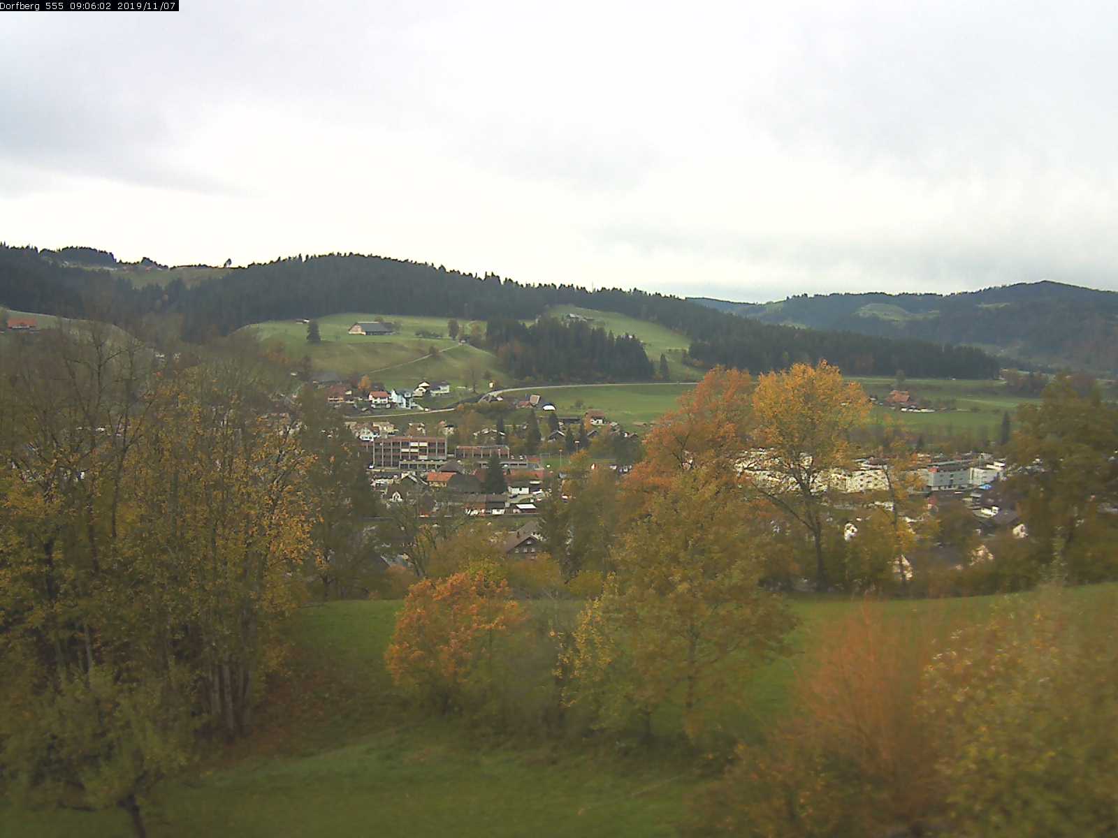 Webcam-Bild: Aussicht vom Dorfberg in Langnau 20191107-090601