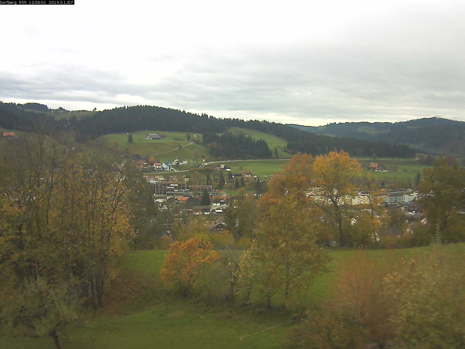 Webcam-Bild: Aussicht vom Dorfberg in Langnau 20191107-120601
