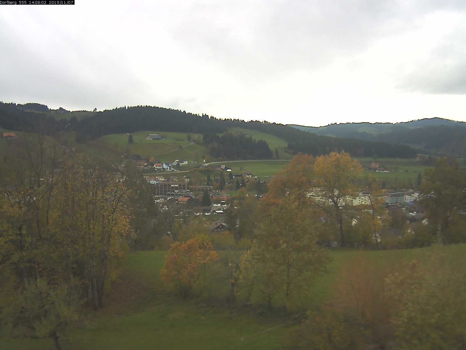 Webcam-Bild: Aussicht vom Dorfberg in Langnau 20191107-140601
