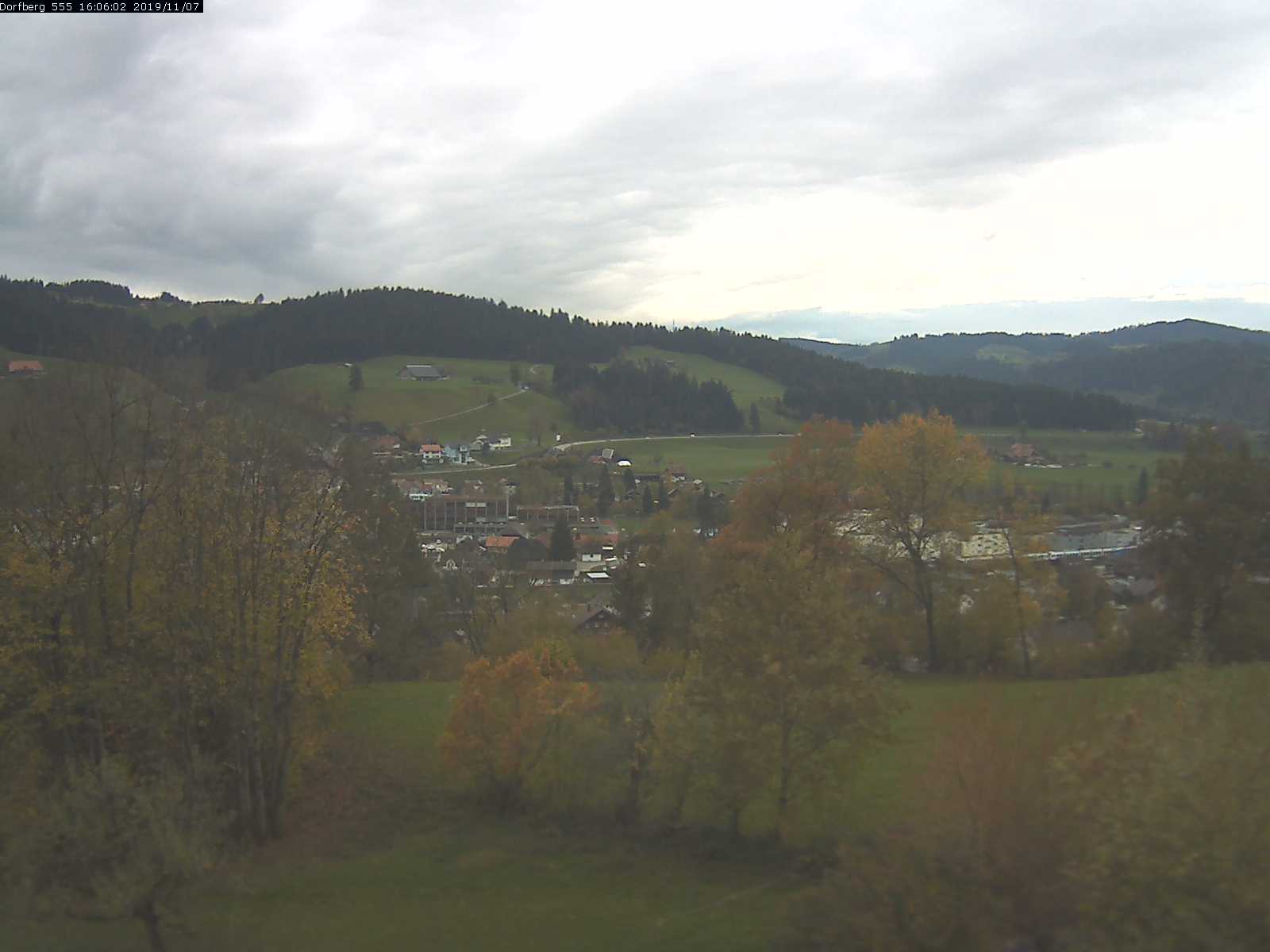 Webcam-Bild: Aussicht vom Dorfberg in Langnau 20191107-160601