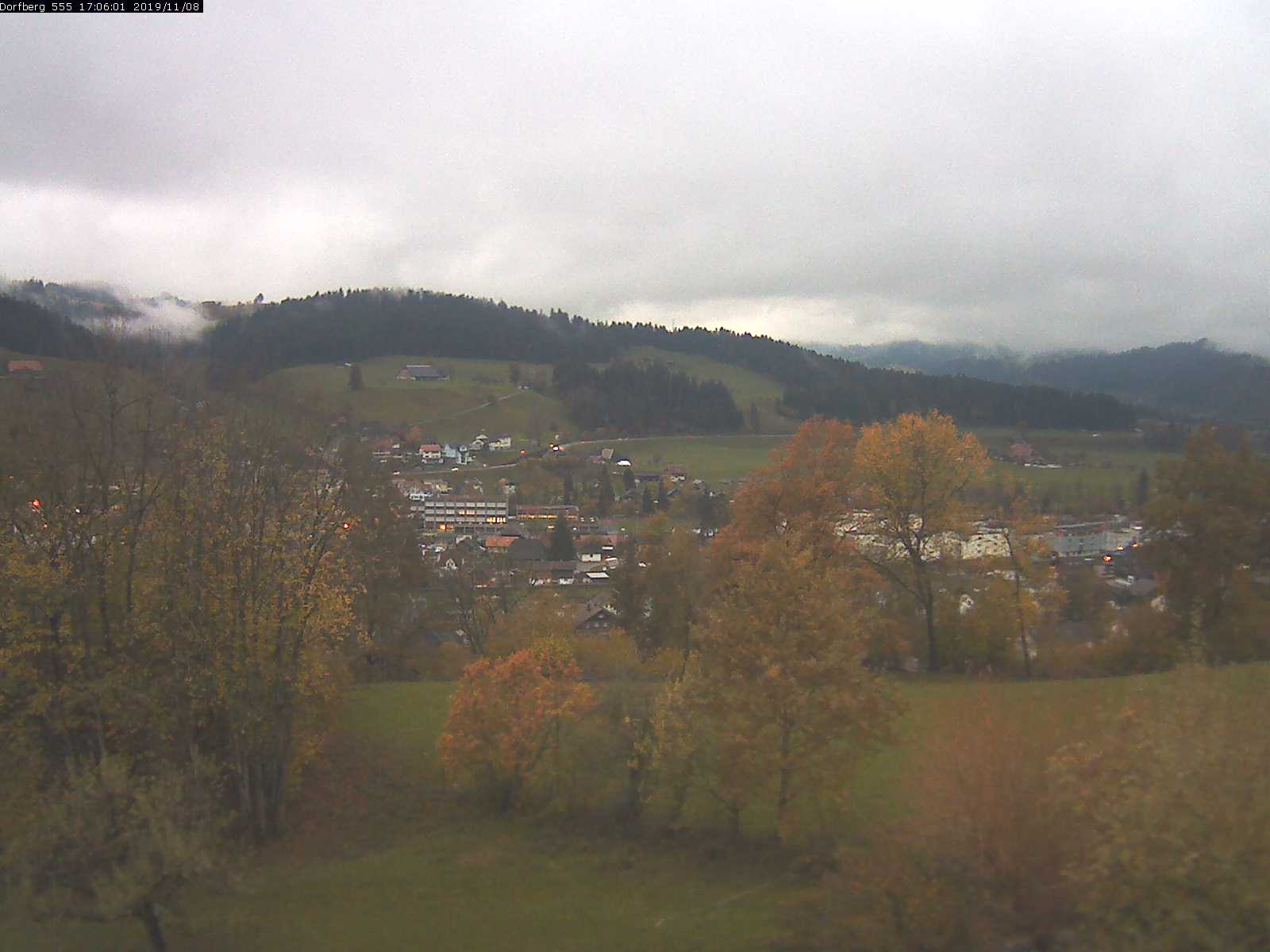 Webcam-Bild: Aussicht vom Dorfberg in Langnau 20191108-170601