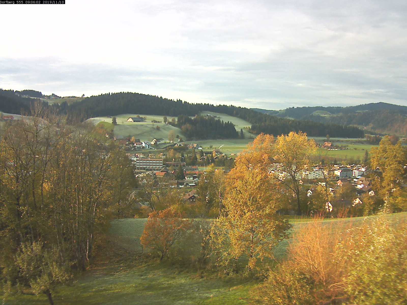 Webcam-Bild: Aussicht vom Dorfberg in Langnau 20191110-090601