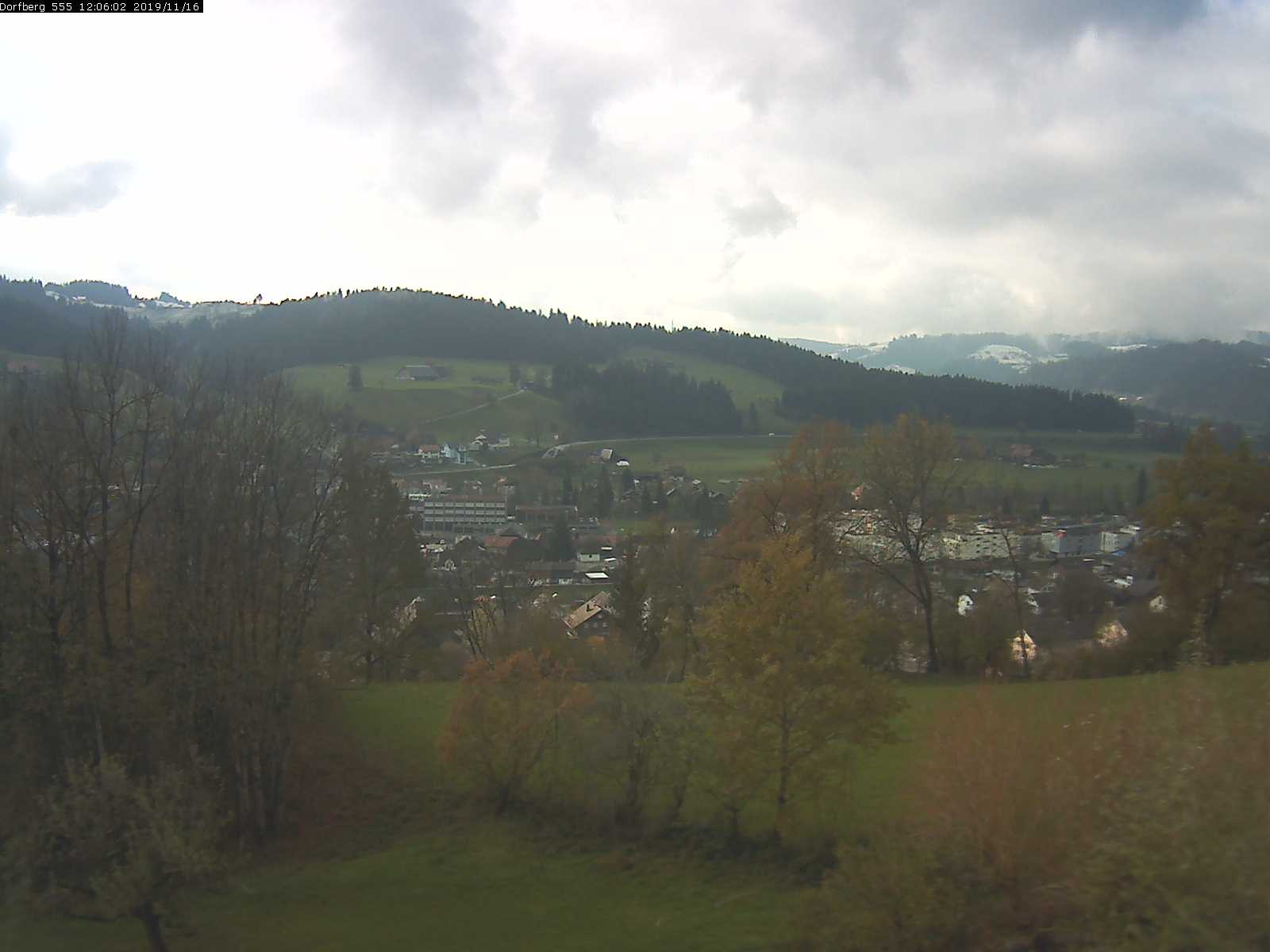 Webcam-Bild: Aussicht vom Dorfberg in Langnau 20191116-120601