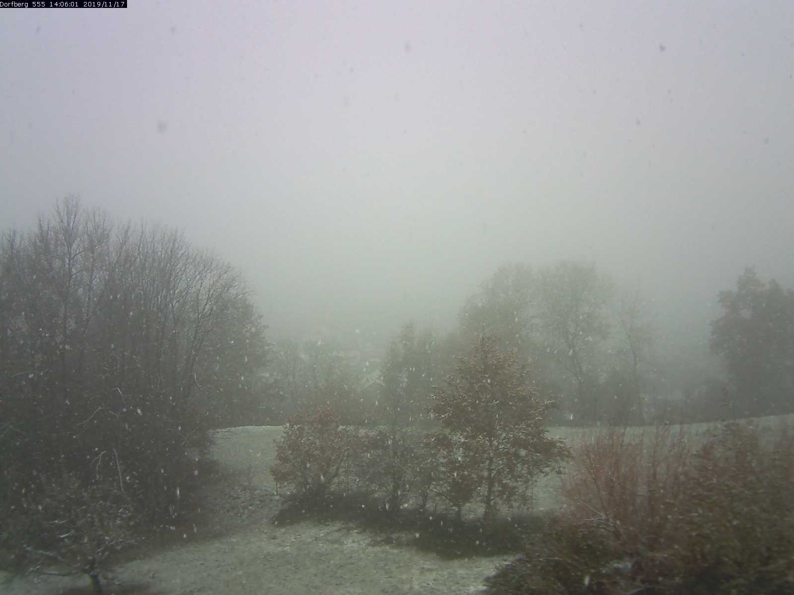 Webcam-Bild: Aussicht vom Dorfberg in Langnau 20191117-140601