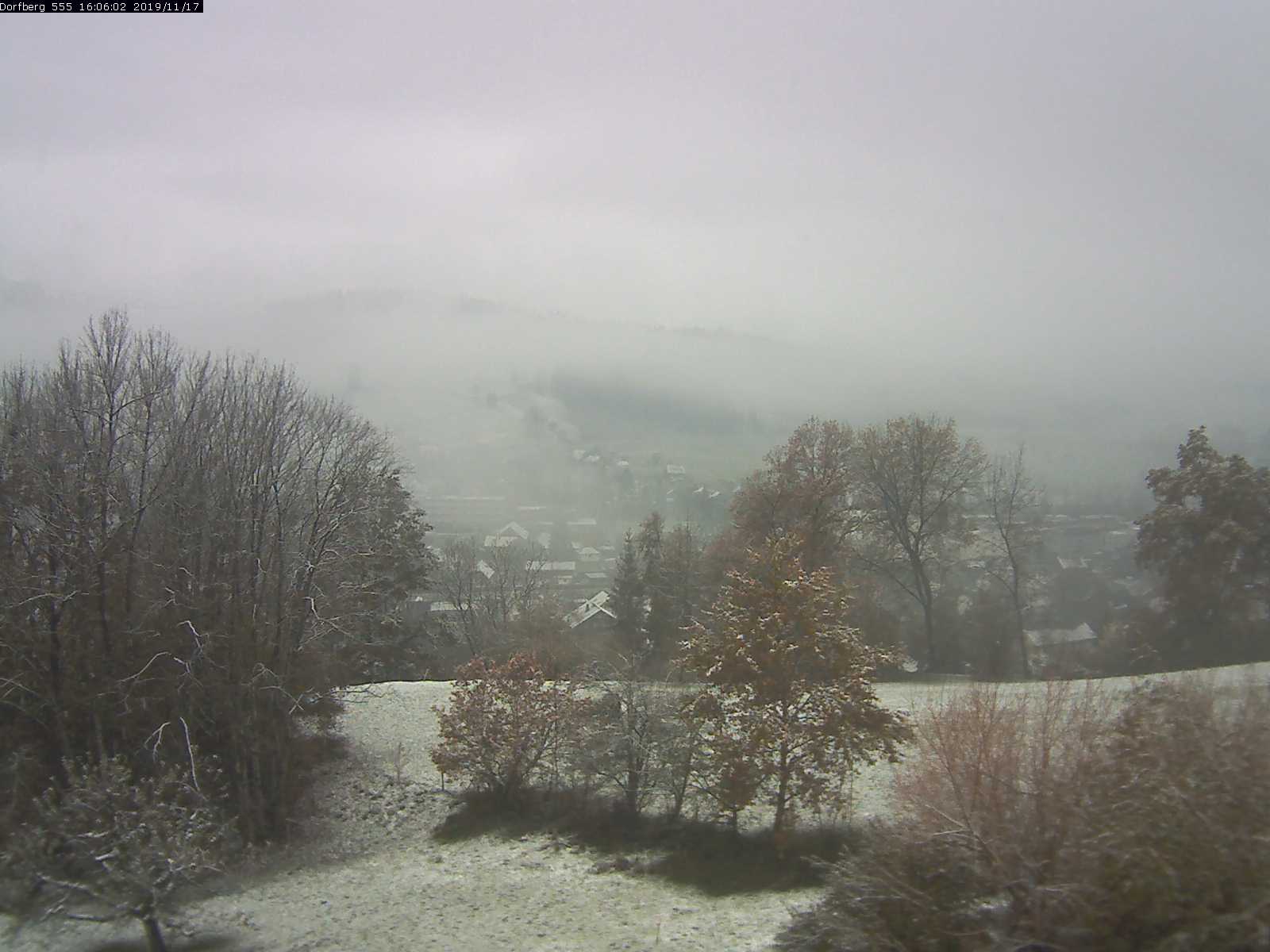 Webcam-Bild: Aussicht vom Dorfberg in Langnau 20191117-160601