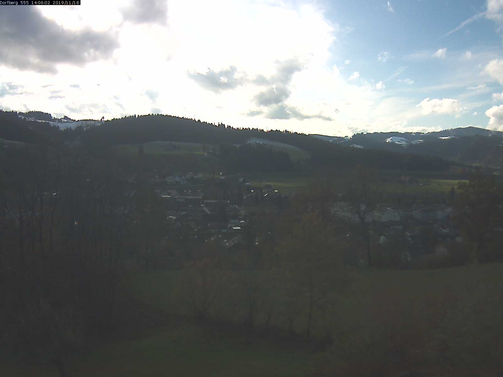 Webcam-Bild: Aussicht vom Dorfberg in Langnau 20191118-140601