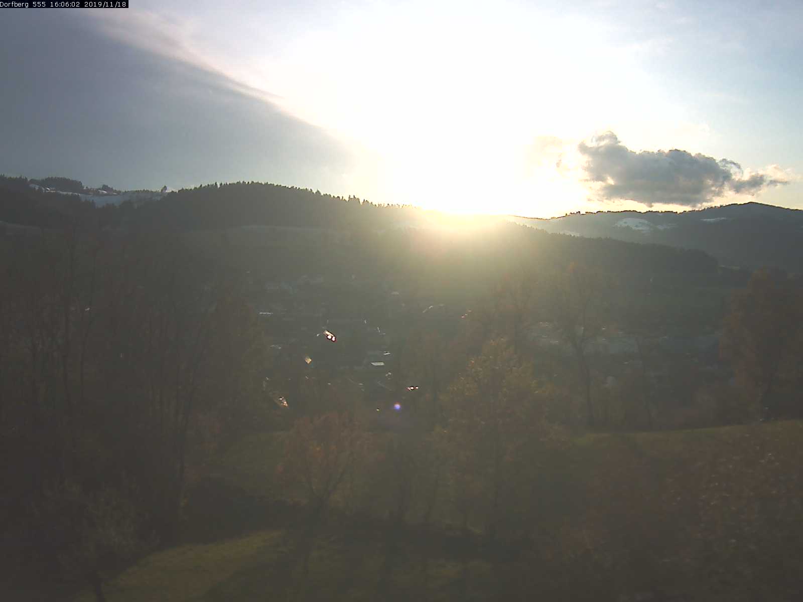 Webcam-Bild: Aussicht vom Dorfberg in Langnau 20191118-160601