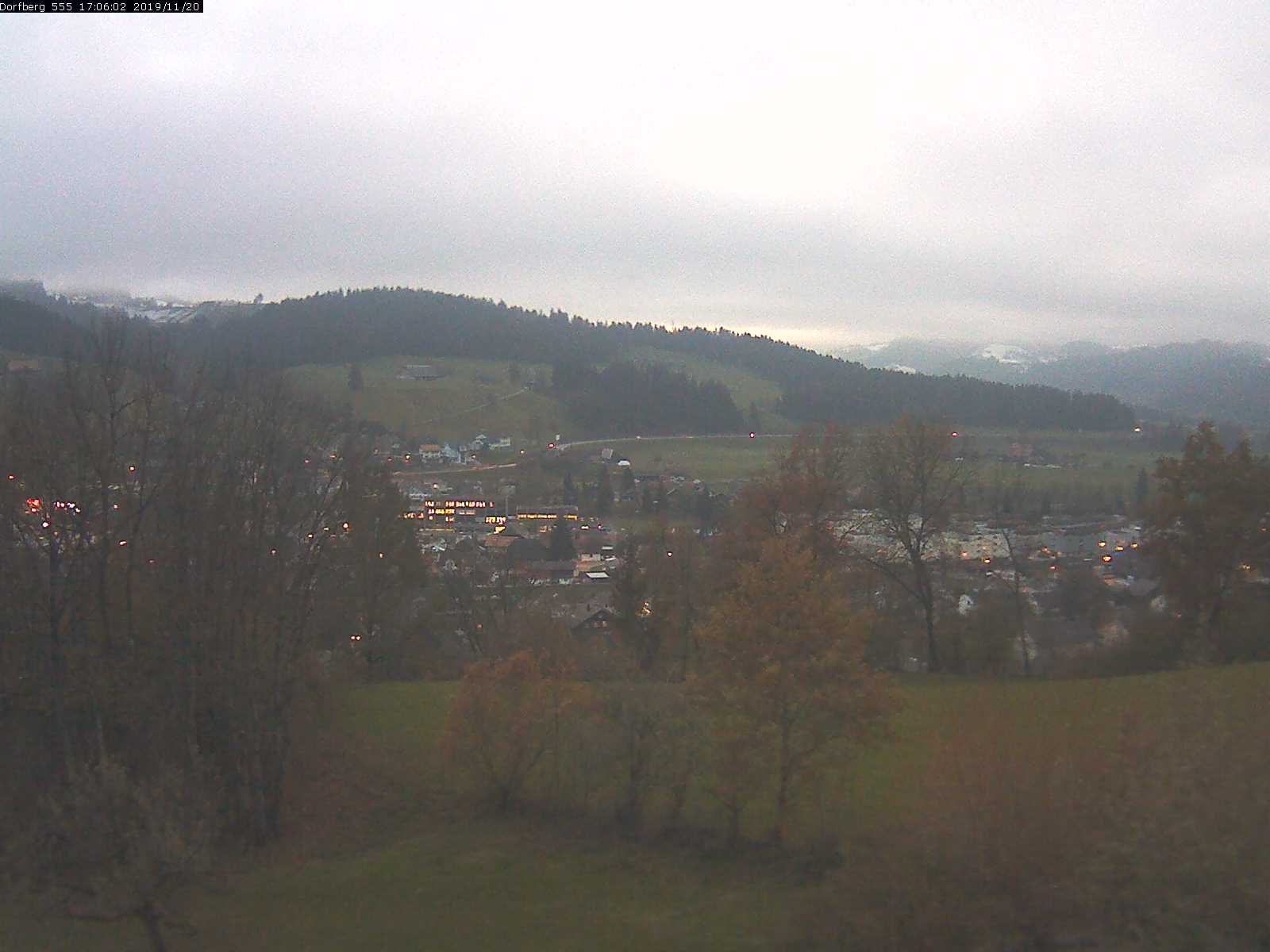 Webcam-Bild: Aussicht vom Dorfberg in Langnau 20191120-170601