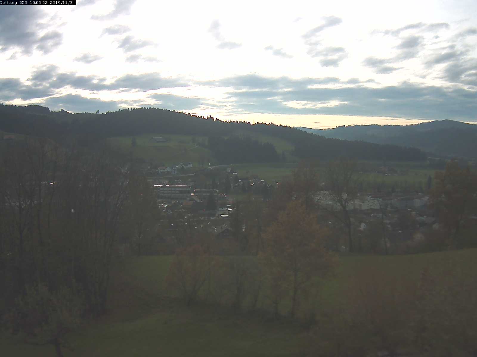 Webcam-Bild: Aussicht vom Dorfberg in Langnau 20191124-150601